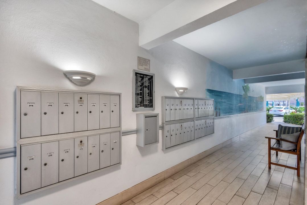 For Sale: $155,000 (1 beds, 1 baths, 672 Square Feet)