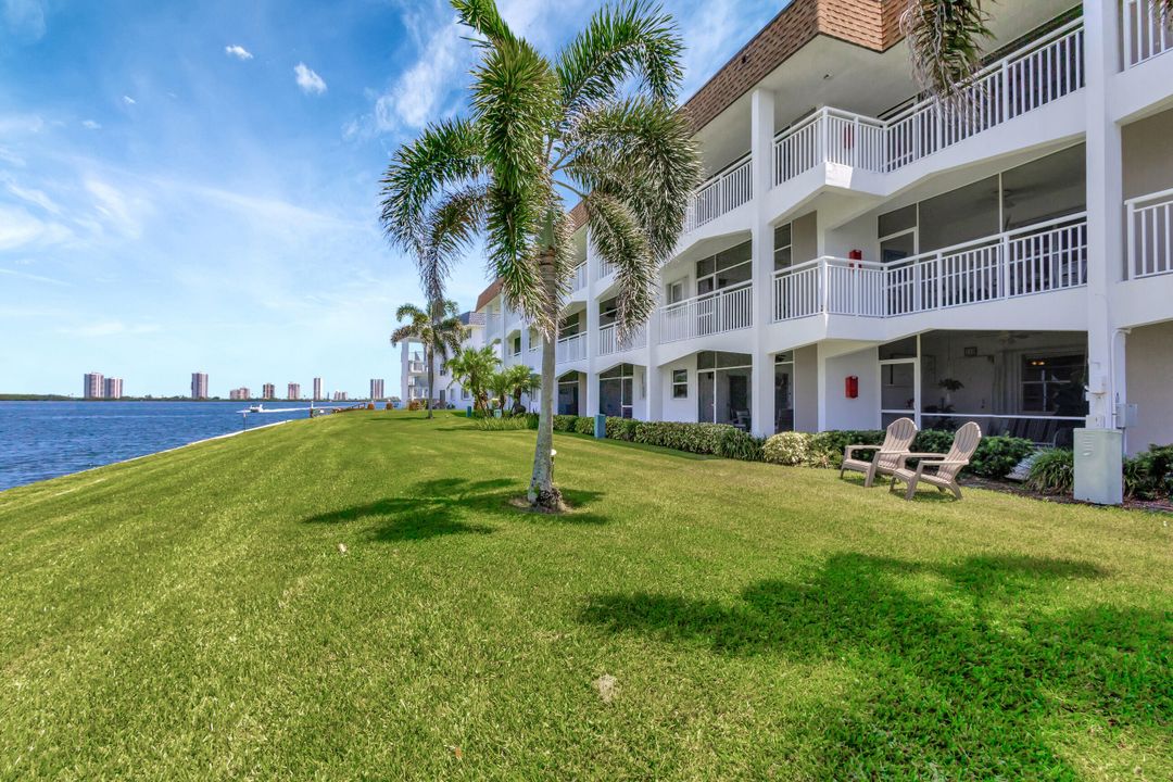 For Sale: $155,000 (1 beds, 1 baths, 672 Square Feet)