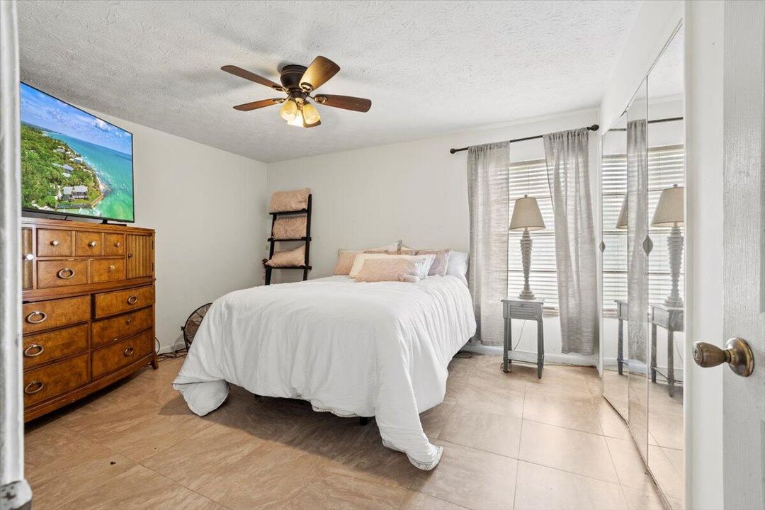 For Sale: $375,000 (4 beds, 3 baths, 2690 Square Feet)