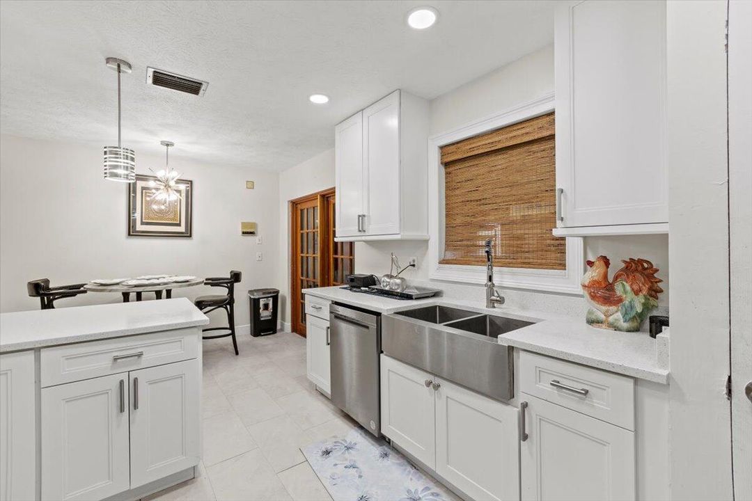 For Sale: $375,000 (4 beds, 3 baths, 2690 Square Feet)