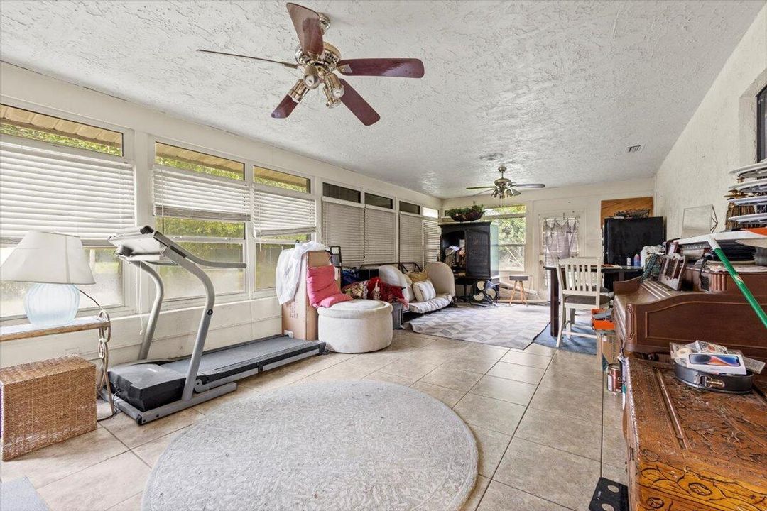 For Sale: $375,000 (4 beds, 3 baths, 2690 Square Feet)