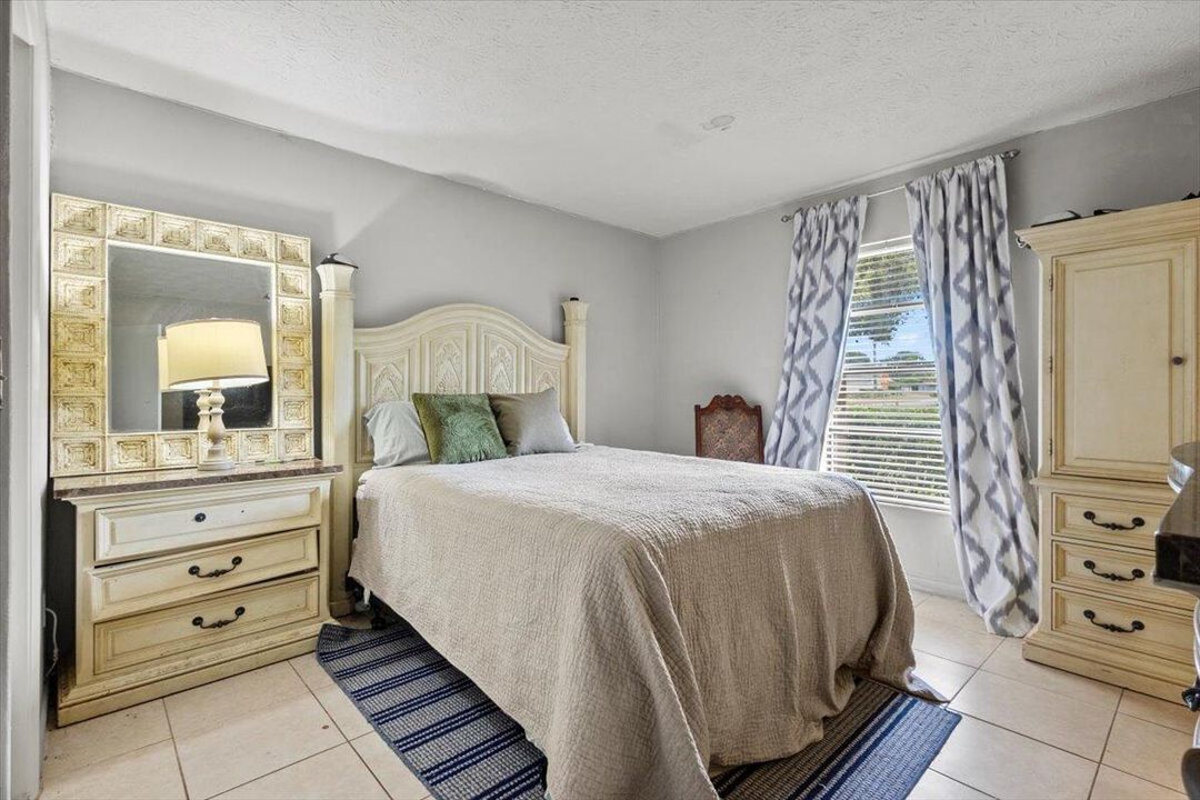 For Sale: $375,000 (4 beds, 3 baths, 2690 Square Feet)