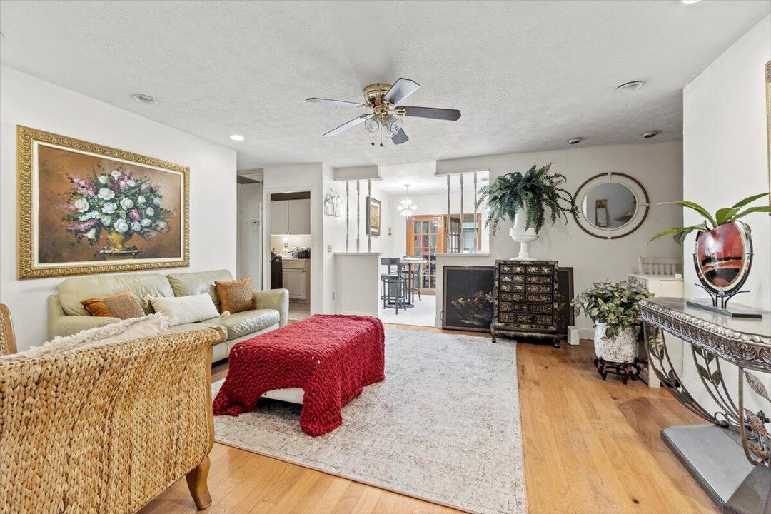 For Sale: $375,000 (4 beds, 3 baths, 2690 Square Feet)