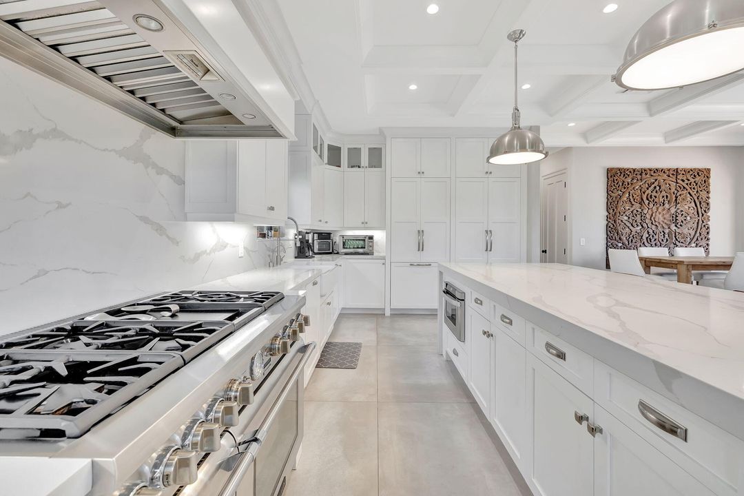 For Rent: $14,000 (6 beds, 4 baths, 4444 Square Feet)