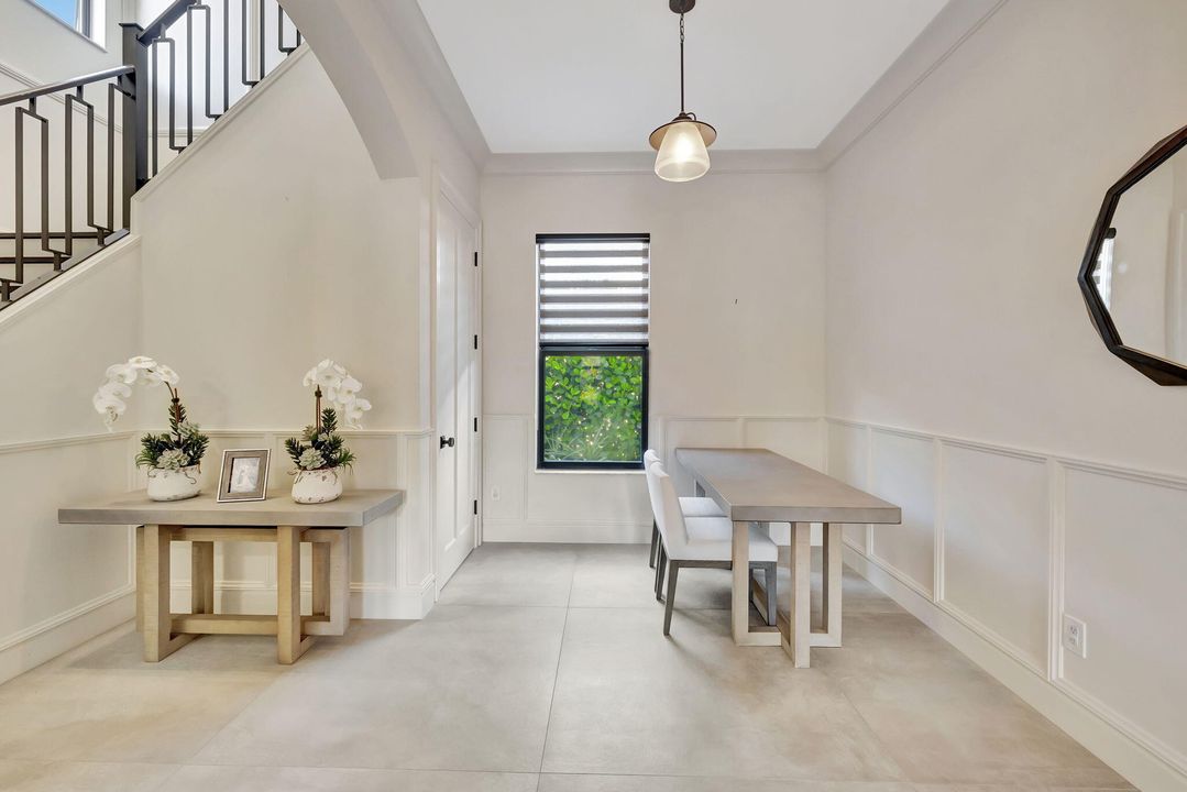 For Rent: $14,000 (6 beds, 4 baths, 4444 Square Feet)