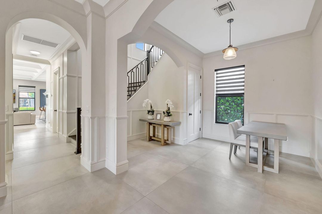 For Rent: $14,000 (6 beds, 4 baths, 4444 Square Feet)