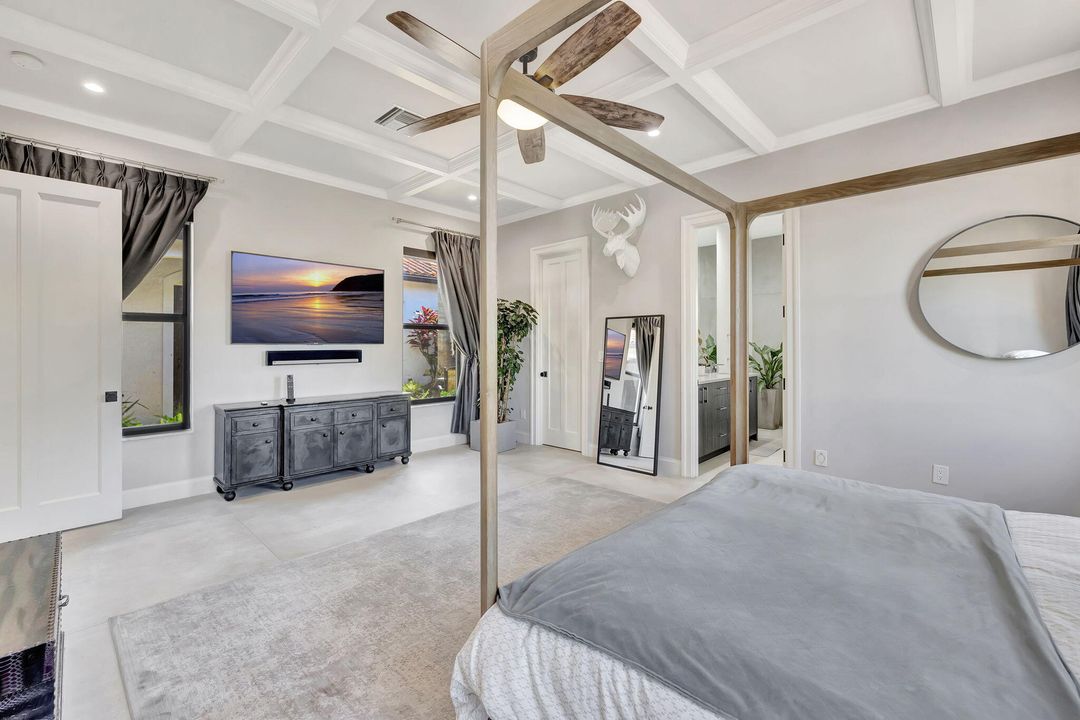 For Rent: $14,000 (6 beds, 4 baths, 4444 Square Feet)