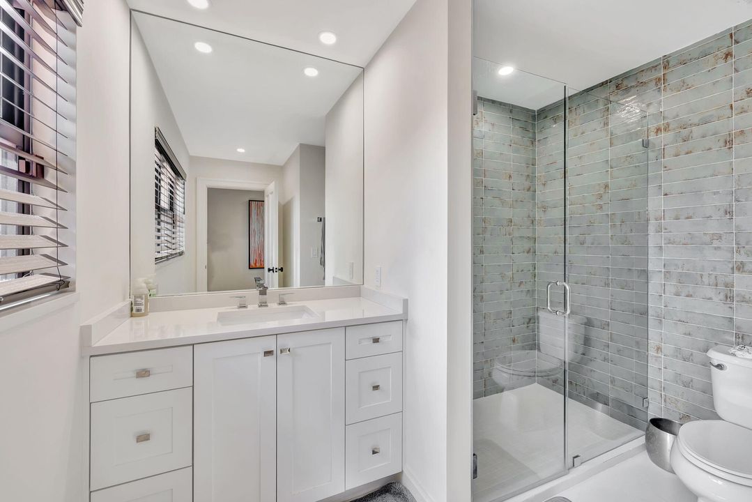 For Rent: $14,000 (6 beds, 4 baths, 4444 Square Feet)