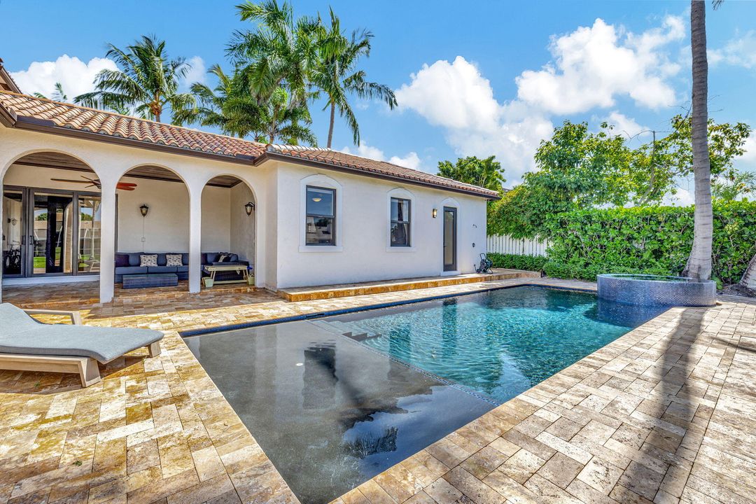 For Rent: $14,000 (6 beds, 4 baths, 4444 Square Feet)