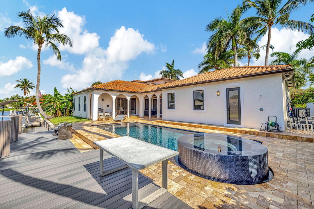 For Rent: $14,000 (6 beds, 4 baths, 4444 Square Feet)