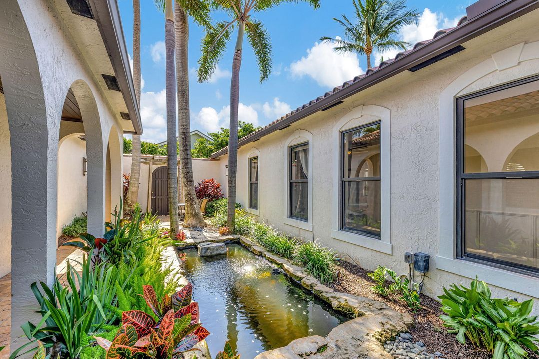 For Rent: $14,000 (6 beds, 4 baths, 4444 Square Feet)