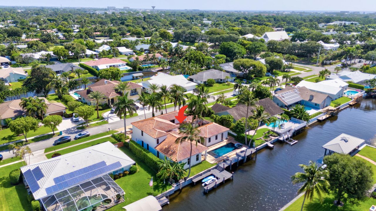 For Rent: $14,000 (6 beds, 4 baths, 4444 Square Feet)