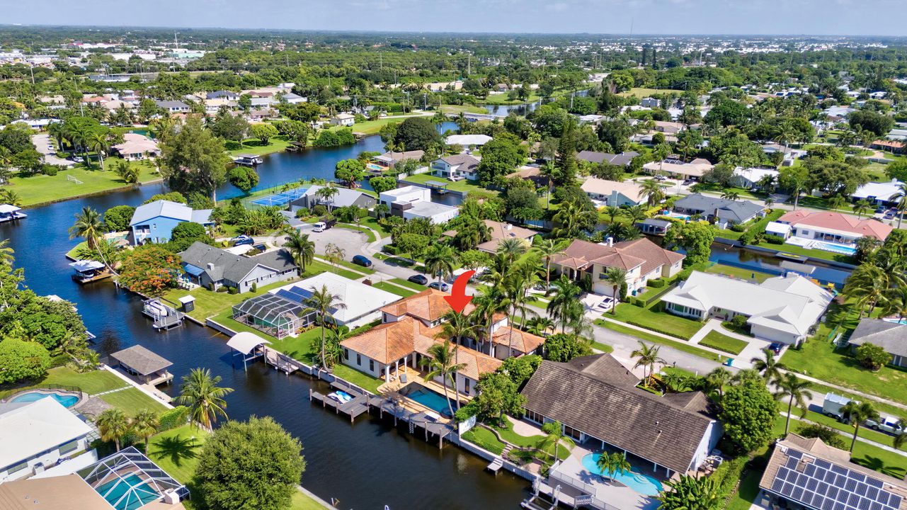 For Rent: $14,000 (6 beds, 4 baths, 4444 Square Feet)