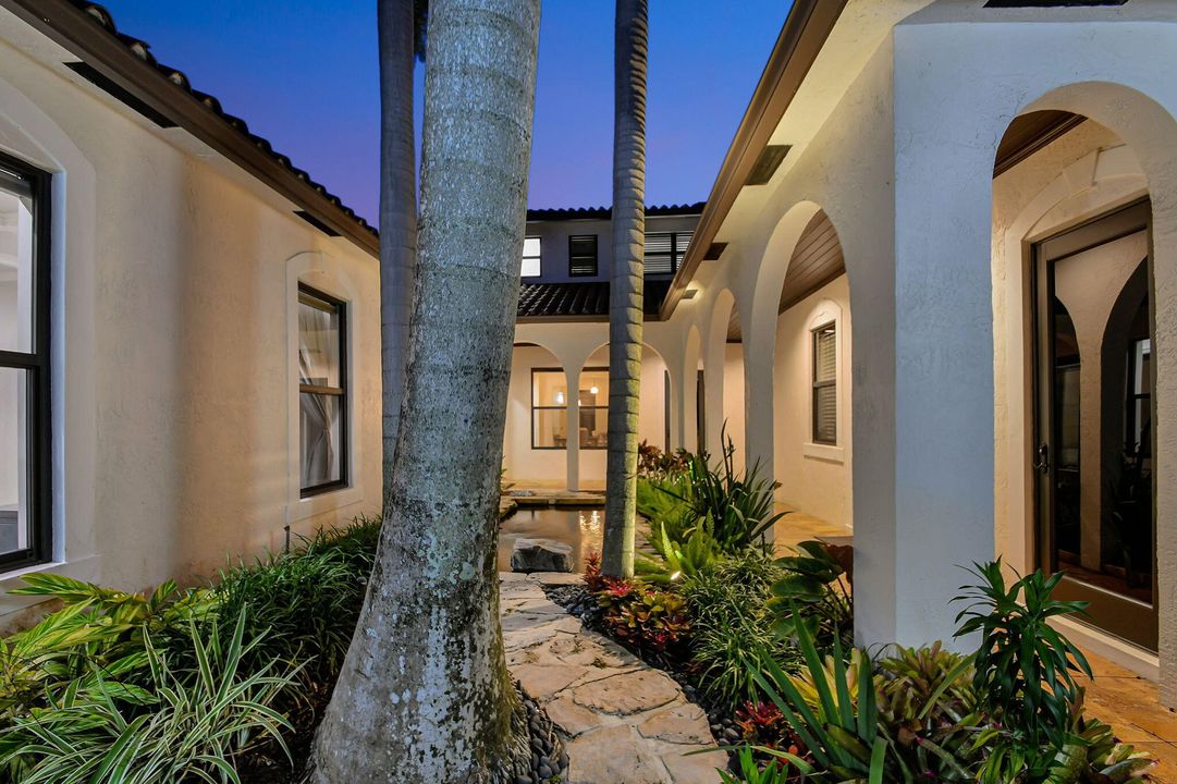 For Rent: $14,000 (6 beds, 4 baths, 4444 Square Feet)