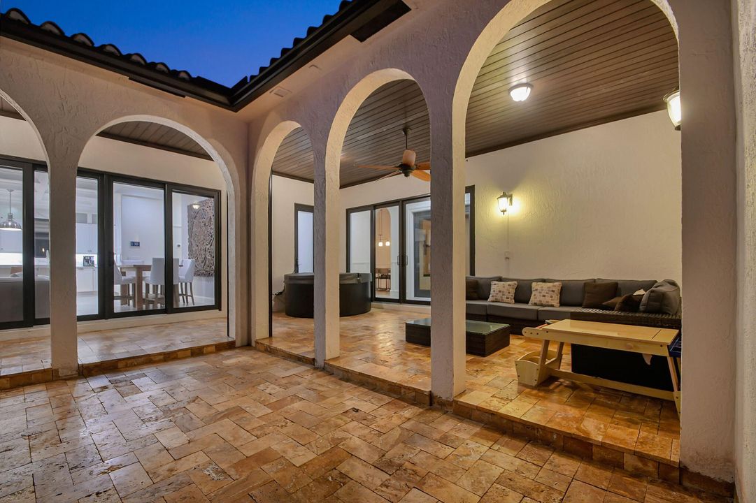 For Rent: $14,000 (6 beds, 4 baths, 4444 Square Feet)