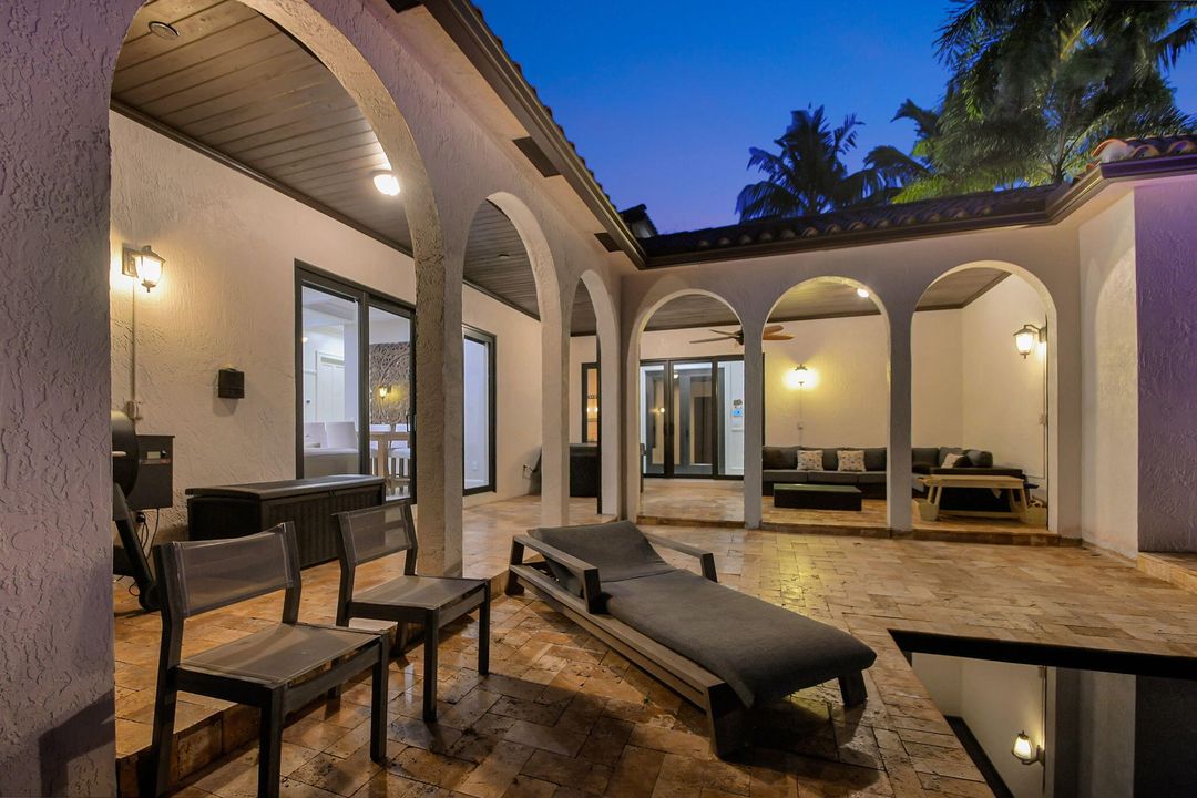 For Rent: $14,000 (6 beds, 4 baths, 4444 Square Feet)