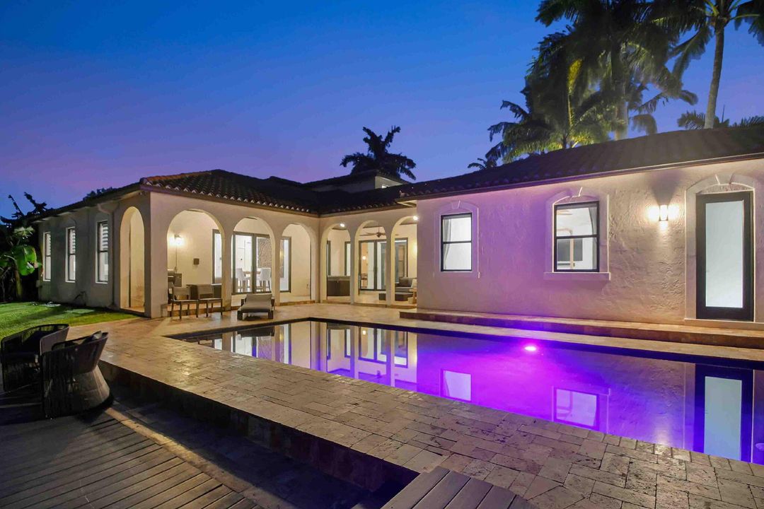 For Rent: $14,000 (6 beds, 4 baths, 4444 Square Feet)