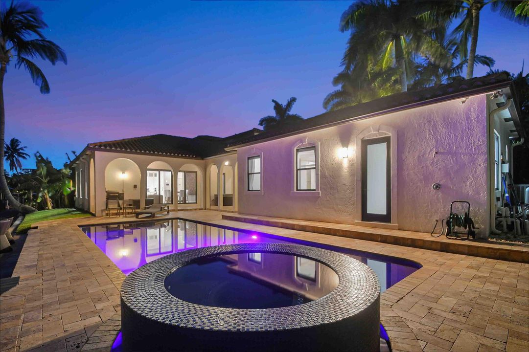 For Rent: $14,000 (6 beds, 4 baths, 4444 Square Feet)