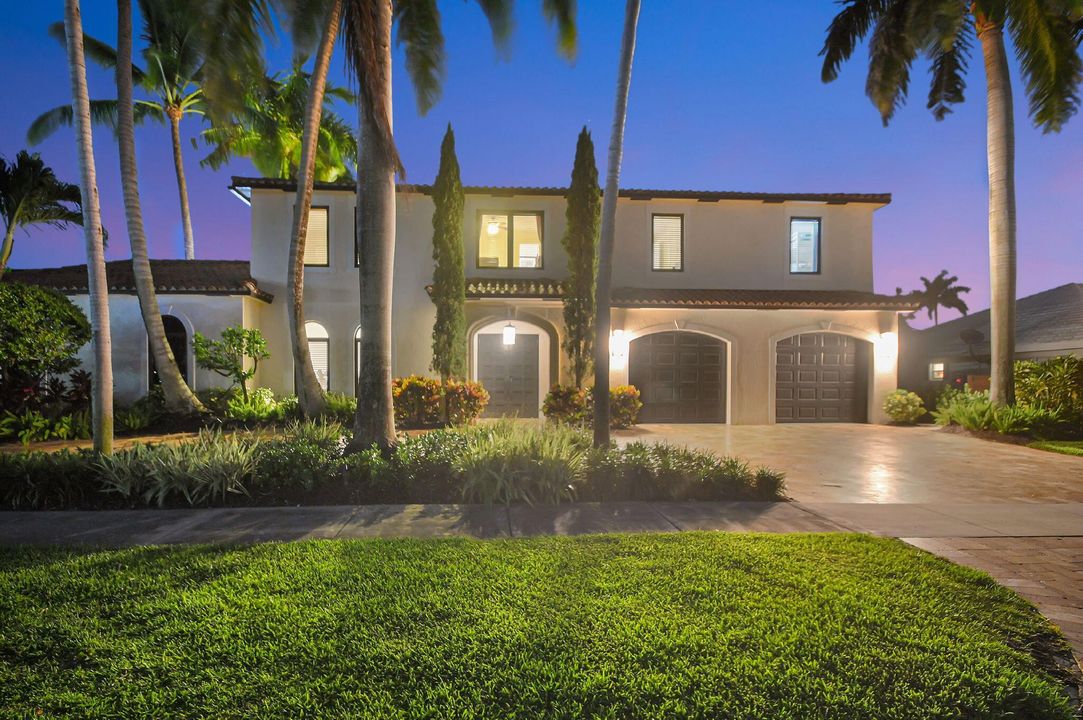 For Rent: $14,000 (6 beds, 4 baths, 4444 Square Feet)