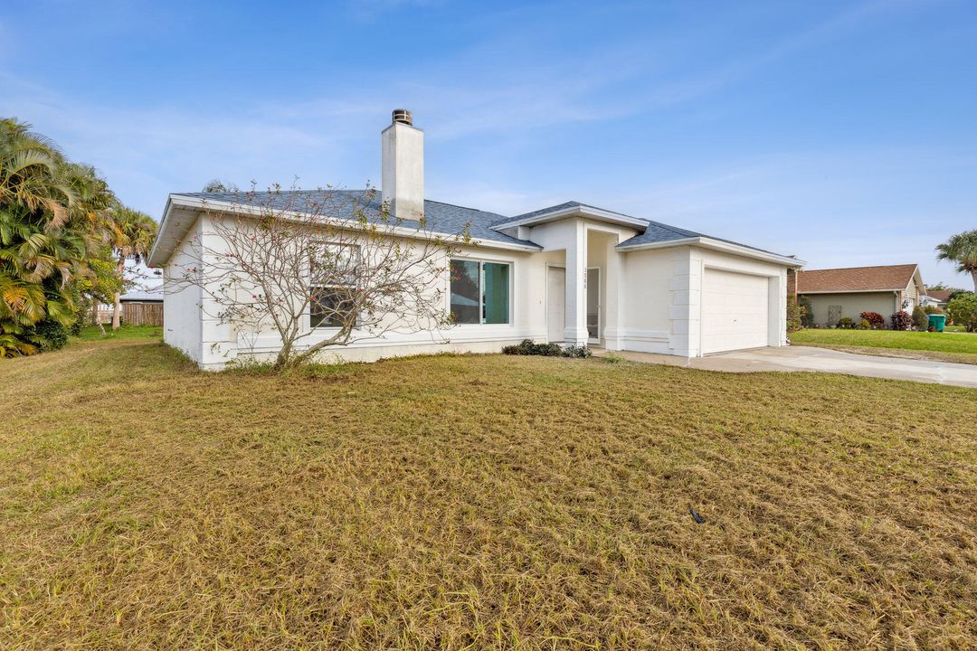 For Rent: $2,150 (3 beds, 2 baths, 1273 Square Feet)