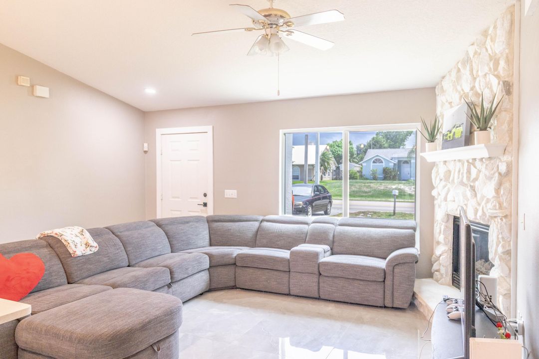 For Rent: $2,150 (3 beds, 2 baths, 1273 Square Feet)