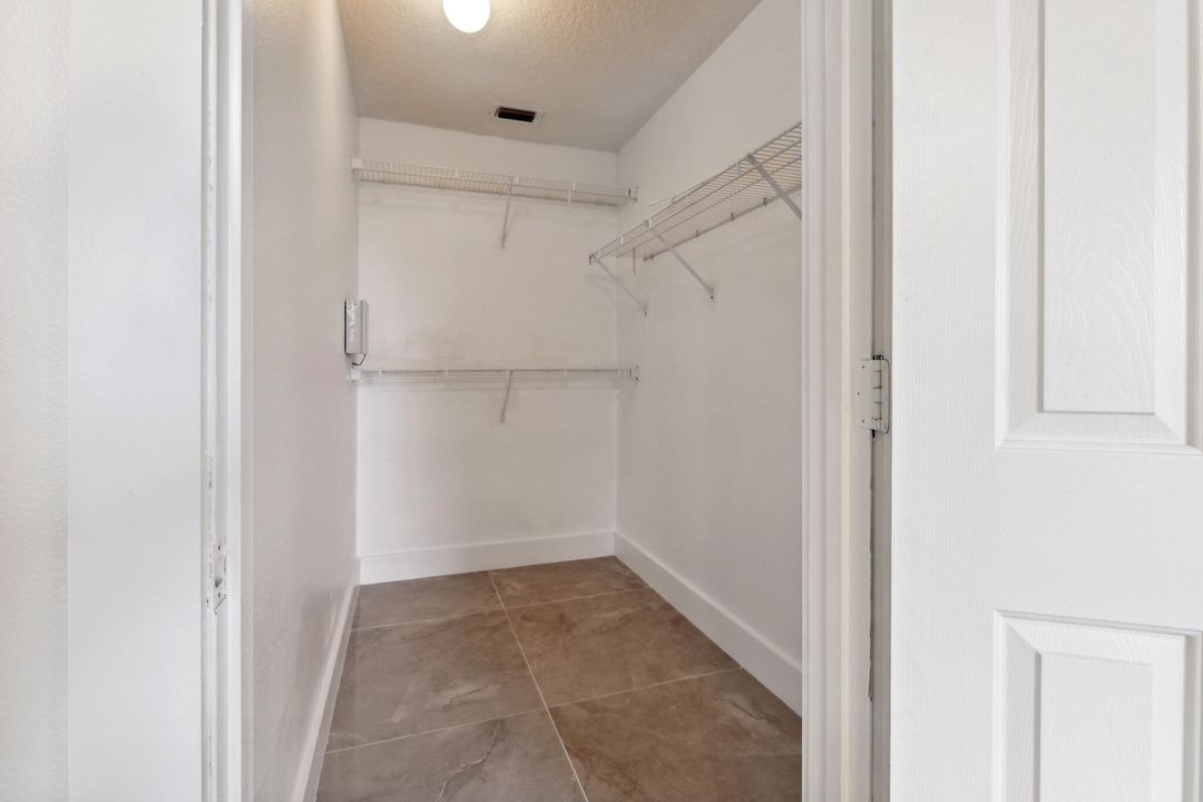 For Rent: $2,150 (3 beds, 2 baths, 1273 Square Feet)