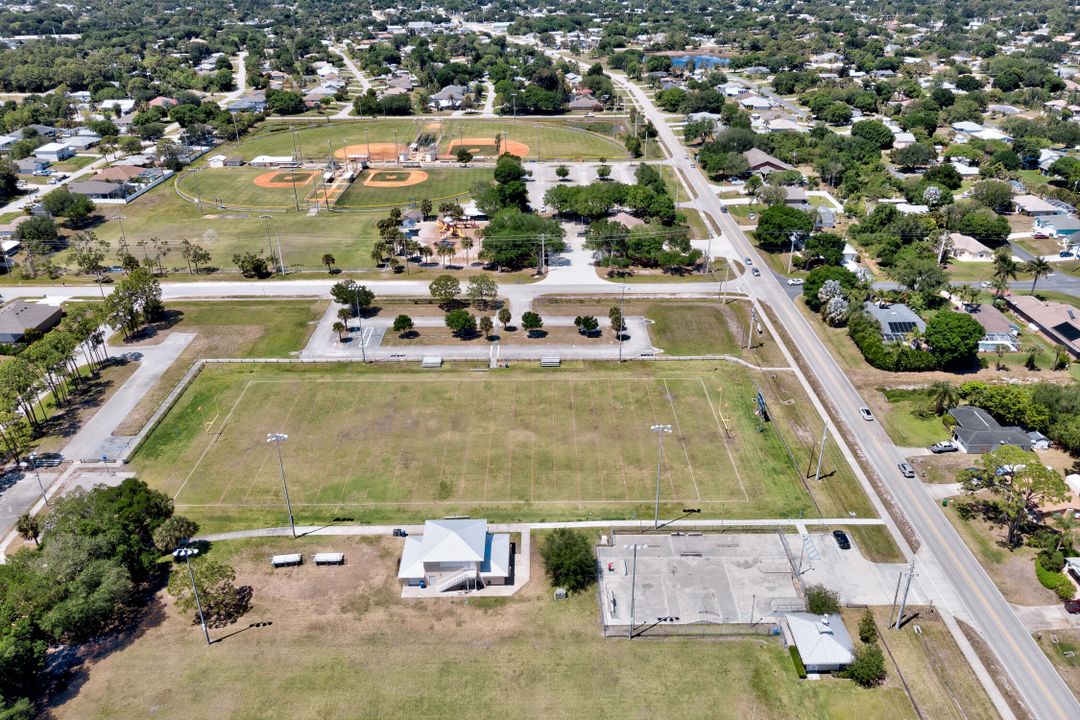 For Rent: $2,150 (3 beds, 2 baths, 1273 Square Feet)