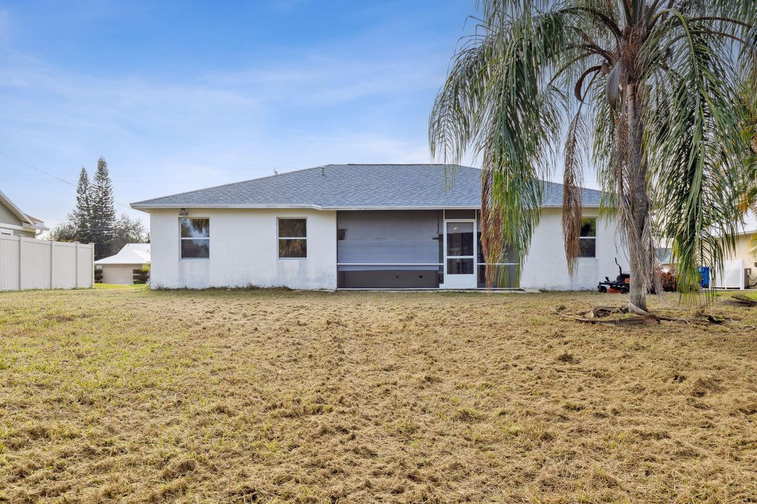 For Rent: $2,150 (3 beds, 2 baths, 1273 Square Feet)