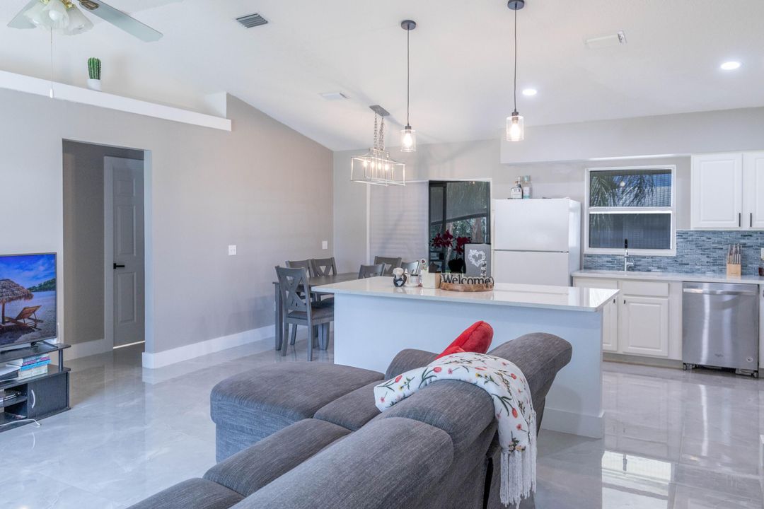 For Rent: $2,150 (3 beds, 2 baths, 1273 Square Feet)