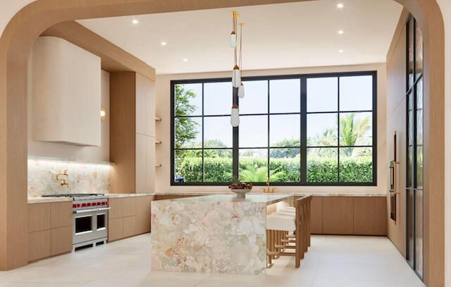 Active With Contract: $5,950,000 (5 beds, 5 baths, 4825 Square Feet)