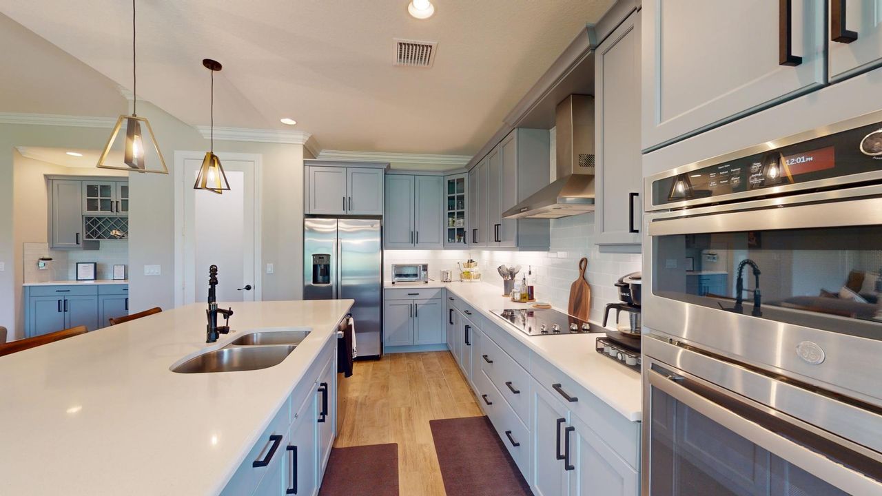 待售: $614,000 (2 贝兹, 2 浴室, 2078 平方英尺)