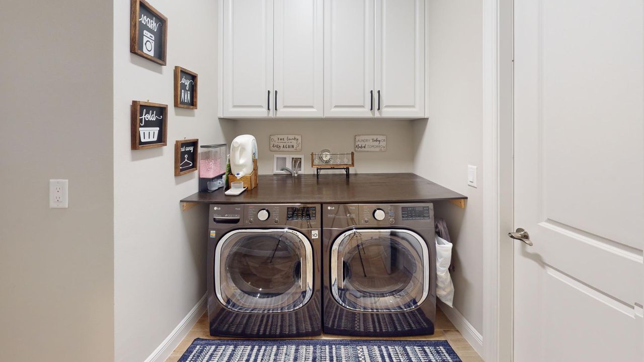 待售: $614,000 (2 贝兹, 2 浴室, 2078 平方英尺)