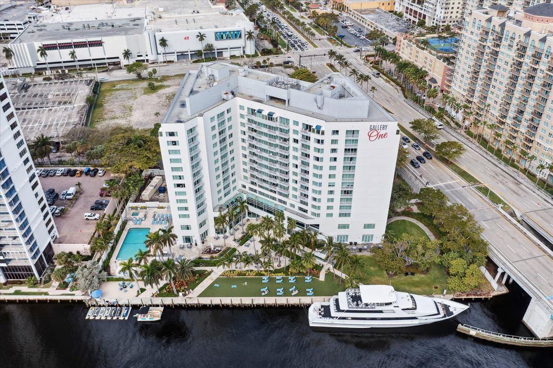 For Sale: $185,000 (1 beds, 1 baths, 554 Square Feet)