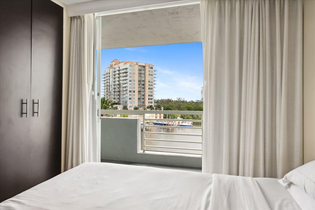 For Sale: $185,000 (1 beds, 1 baths, 554 Square Feet)