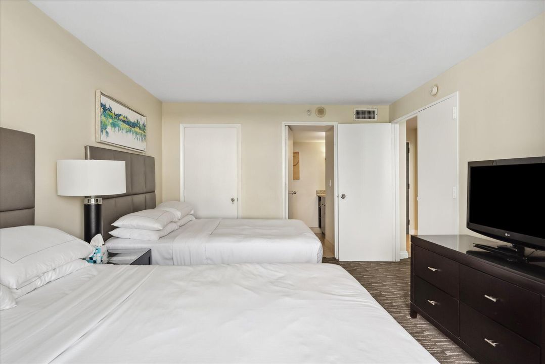 For Sale: $185,000 (1 beds, 1 baths, 554 Square Feet)