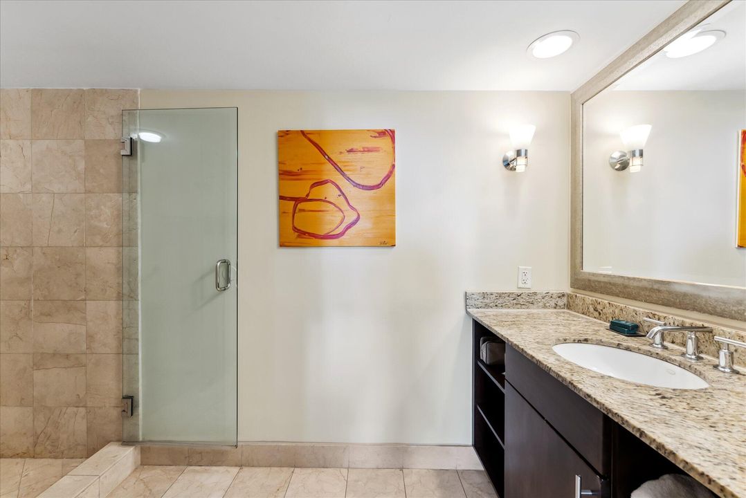 For Sale: $185,000 (1 beds, 1 baths, 554 Square Feet)