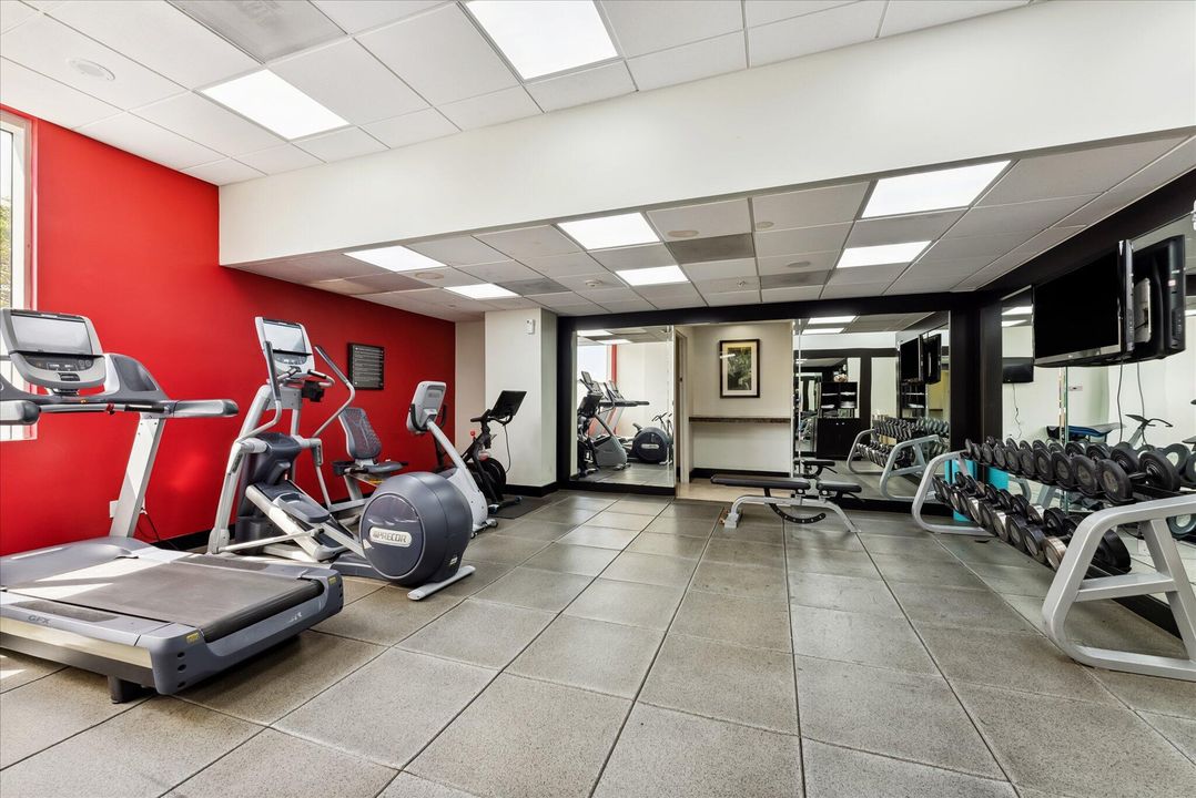 For Sale: $185,000 (1 beds, 1 baths, 554 Square Feet)