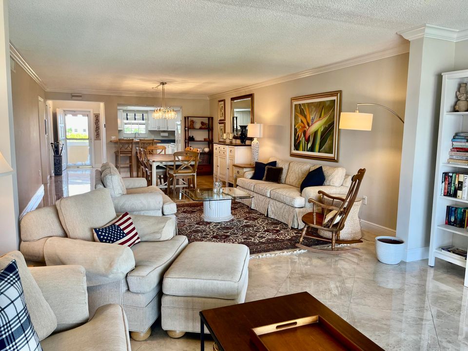 For Sale: $309,000 (2 beds, 2 baths, 1440 Square Feet)