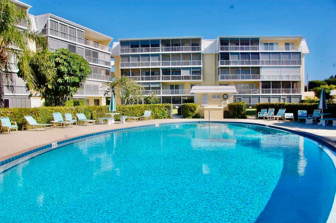 For Sale: $309,000 (2 beds, 2 baths, 1440 Square Feet)