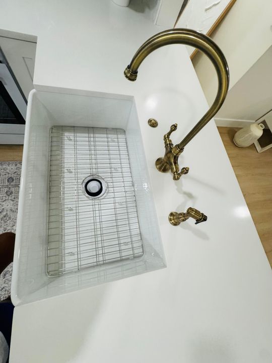 Active With Contract: $249,999 (2 beds, 2 baths, 907 Square Feet)