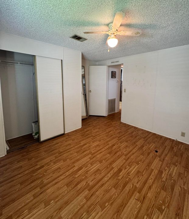 待售: $19,900 (2 贝兹, 2 浴室, 864 平方英尺)