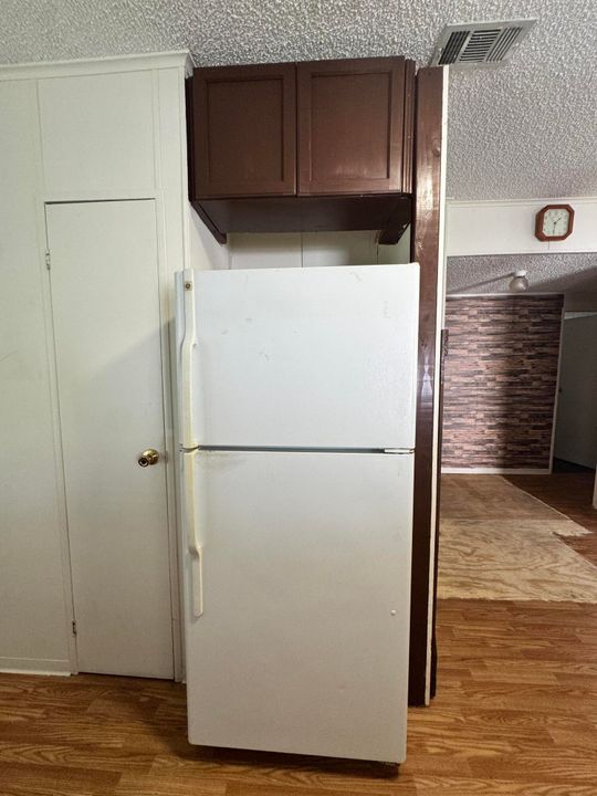 待售: $19,900 (2 贝兹, 2 浴室, 864 平方英尺)