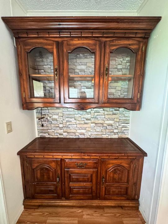 待售: $19,900 (2 贝兹, 2 浴室, 864 平方英尺)