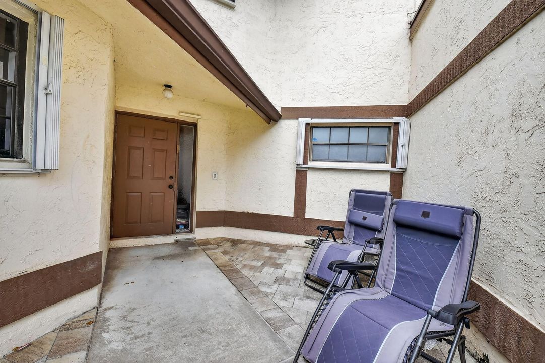 Active With Contract: $489,000 (3 beds, 2 baths, 1861 Square Feet)