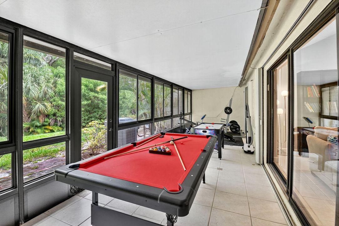 Active With Contract: $489,000 (3 beds, 2 baths, 1861 Square Feet)