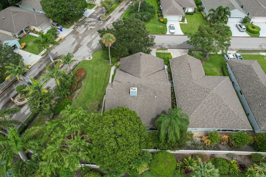 合同活跃: $239,900 (2 贝兹, 2 浴室, 1571 平方英尺)