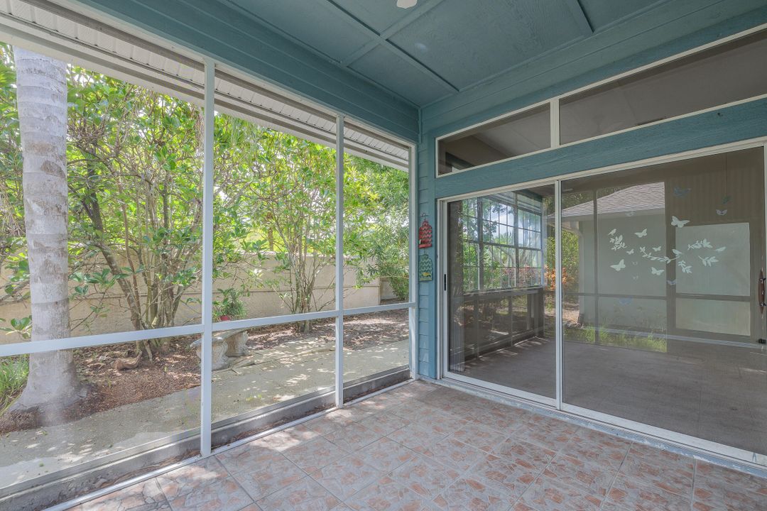 合同活跃: $239,900 (2 贝兹, 2 浴室, 1571 平方英尺)