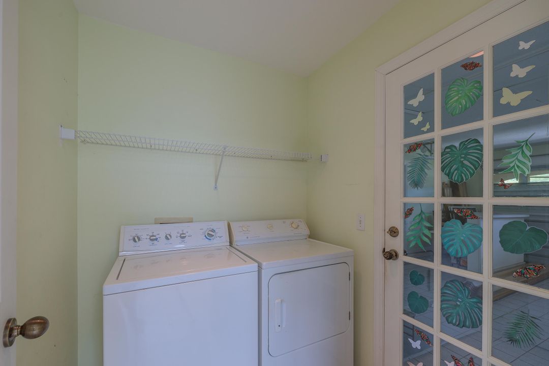 合同活跃: $239,900 (2 贝兹, 2 浴室, 1571 平方英尺)