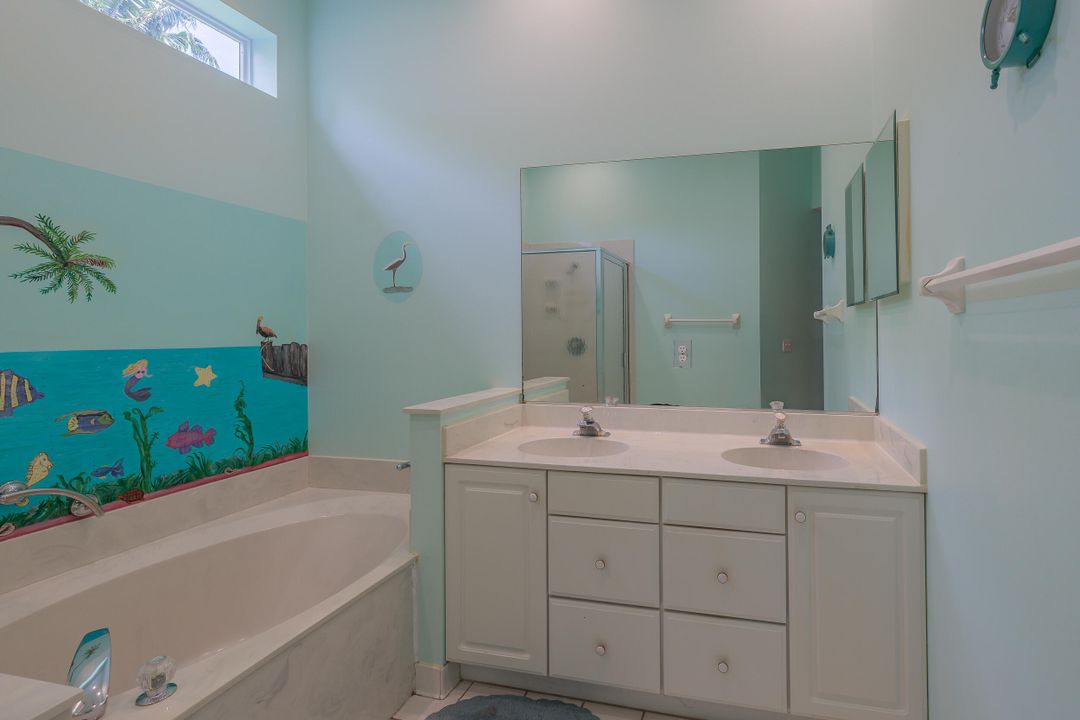 合同活跃: $239,900 (2 贝兹, 2 浴室, 1571 平方英尺)