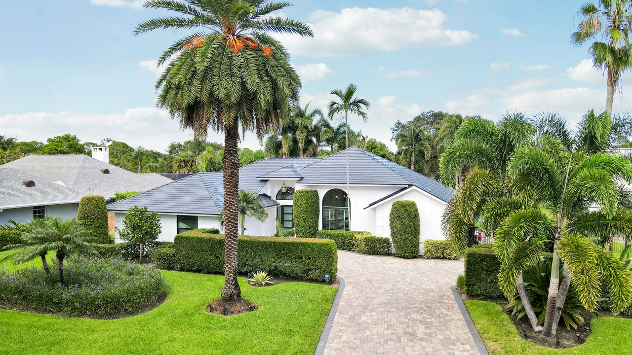 最近售出: $1,375,000 (4 贝兹, 3 浴室, 2223 平方英尺)